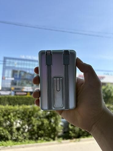 на аккумуляторе: Повербанк WiWU Elite Power Bank 10000 мА·ч - Емкость 10000 мА·ч — — 3