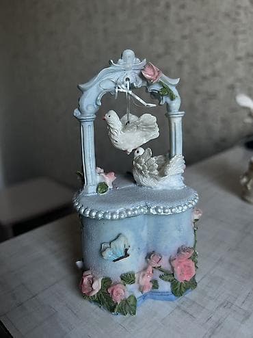 одноразовая посуда для торта: Шкатулки новые керамика по 500 сом Фигурка влюбленные керамика 200 с — 4