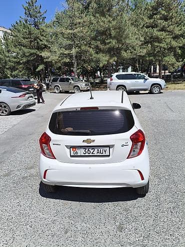 Продажа авто: Chevrolet Spark: 2017 г., 1 л, Автомат, Бензин, Хэтчбэк — 4