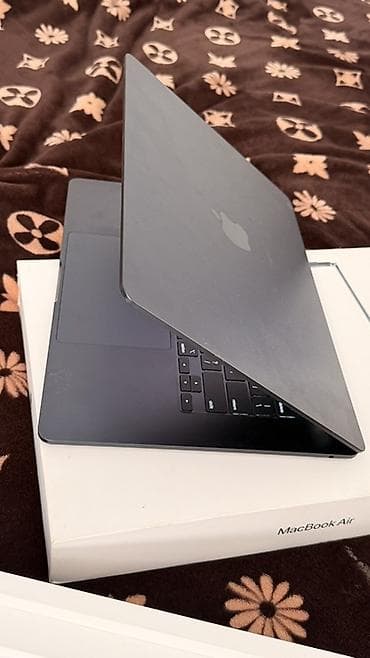 MacBook Air (2025) на чипе Apple M4, цвет Space Gray Почти новый