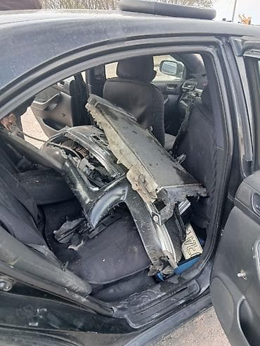 терано 1: Разбор на запчасти — Toyota Avensis седан (правый руль) Доступны узлы — 2