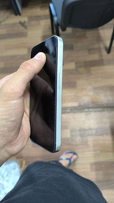 galaxy a02: IPhone 15 Pro, Б/у, 256 ГБ, Белый, Чехол, 81 % — 5