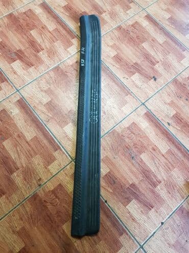 наконечник на глушитель: Решетка радиатора Nissan Б/у, Оригинал — 1