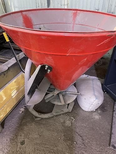 разбрасыватель: Разбрасыватель удобрений/сеялка центробежного типа для трактора. - — 1