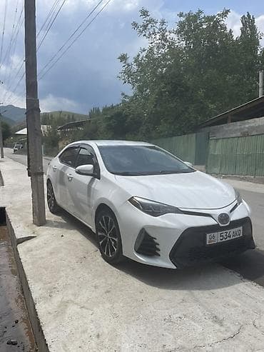 Toyota Corolla: 2019 г., 1.8 л, Автомат, Седан — 4