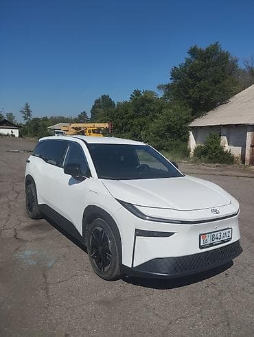 bmb e36: Toyota bZ3X: 2025 г., Робот, Электромобиль, Кроссовер — 2