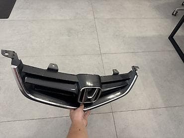 Автозапчасти: Решетка радиатора Honda Оригинал — 2