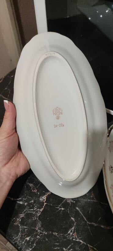 бу тарелка: Продам б/у тарелочки Советские под селёдку. На первом фото пара 2 шт — 4