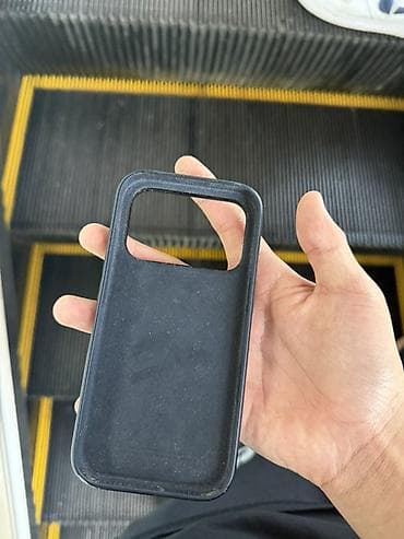 pixel 8: Продаю оригинальный чехол под 17 Iphone pro с работающим Mag safe — 1