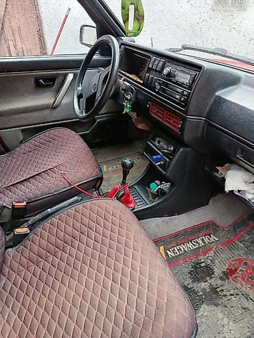 Volkswagen: Volkswagen Jetta: 1990 г., 1.6 л, Механика, Бензин, Седан — 5