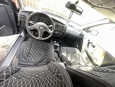 Nissan Primera: 1992 г., 1.6 л, Механика, Бензин, Хэтчбэк — 6