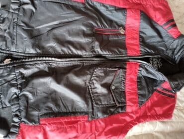 срочно продаю в связи с переездом: Продается двухстороняя безрукавка в нормальном состоянии — 1