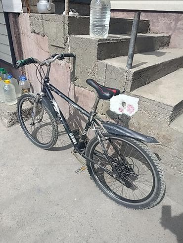 9 5j: Горный велосипед, GT, Рама M (156 - 178 см), Сталь — 1