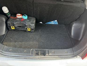 toyot: Toyota Ist: 2004 г., 1.3 л, Автомат, Бензин, Хэтчбэк — 6