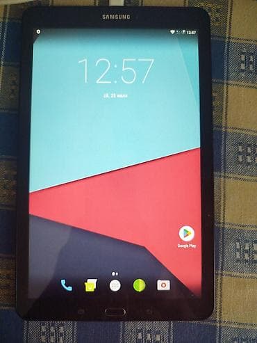 Планшеты: Планшет, Samsung, 9" - 10", Wi-Fi, Б/у, Классический цвет - Черный — 1