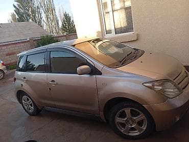 Продажа авто: Toyota Ist: 2002 г., 1.3 л, Автомат, Бензин, Хэтчбэк — 2