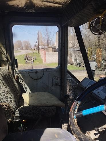 трактор ловол: Продается трактор т-150 с плугом 5 -ти корпусный мала.Трактор в — 6