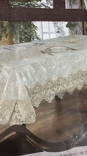 dinner table: Элегантная скатерть для обеденного стола - Форма: прямоугольная - — 1