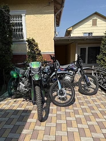 Мототехника: Новый 2026 годЭндуро/кросс мотоцикл 300 см³ - Двигатель — 8