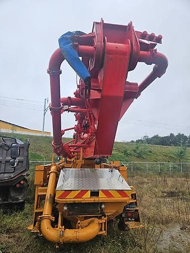 mazda 626: Бетононасос, Doosan, 2004 г. — 2