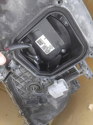 лампа с лупой: Передняя левая фара Lexus 2010 г., Б/у, Оригинал, Япония — 4