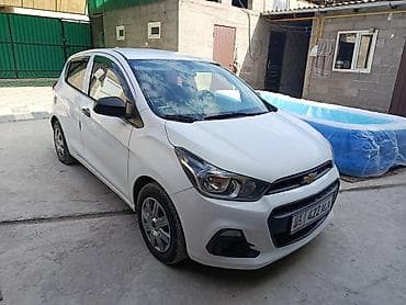 Chevrolet Spark: 2017 г., 1 л, Автомат, Бензин, Хэтчбэк