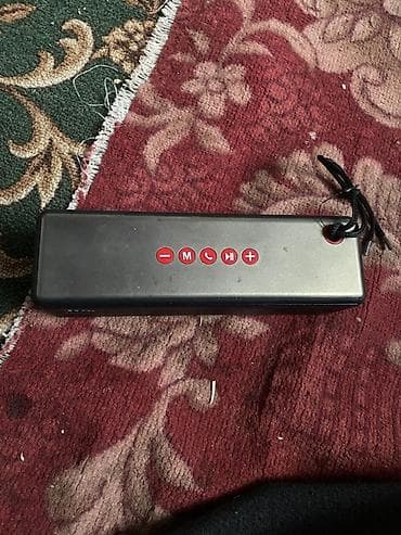 Микрофоны: Портативная Bluetooth-колонка Hoco - Форм-фактор: прямоугольная — 2