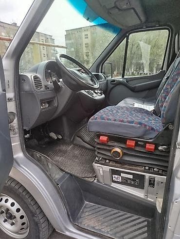 скупка технического серебра: Легкий грузовик, Mercedes-Benz — 9