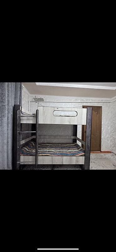Дом и сад: Двухъярусная кровать со встроенной лестницей сбоку. Особенности: - — 2