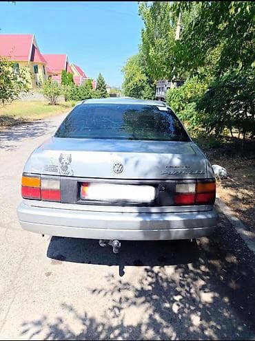 silk way: Volkswagen Passat: 1989 г., 1.6 л, Механика, Бензин, Седан — 6