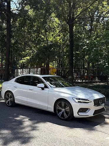 Volvo S70: 2020 г., 2 л, Автомат, Гибрид, Седан