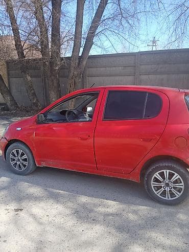 Toyota Vitz: 1999 г., 0.1 л, Автомат, Бензин, Хэтчбэк