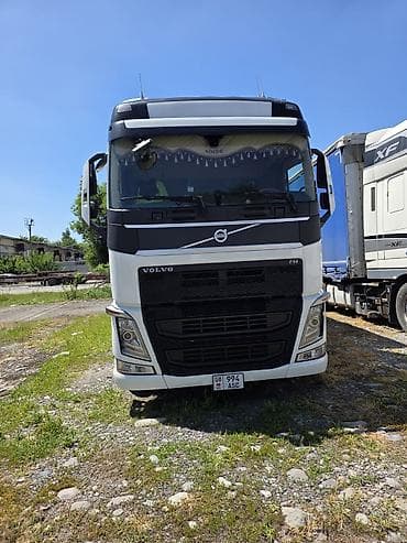голив: Тягач, Volvo, 2014 г., Тентованный — 2