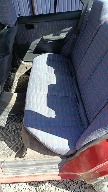 Продажа авто: Mazda 323: 1992 г., 1.3 л, Механика, Бензин, Седан — 5