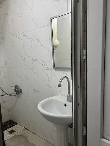 совещание для салон: Сдам помещение-студию с кухонной зоной. Описание: - Просторная — 5