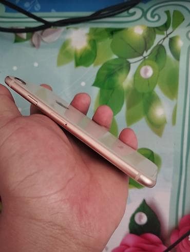 i 7: IPhone 8, Б/у, 64 ГБ, Золотой, Кабель, 79 % — 5