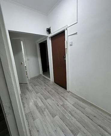 flat rent: 2 комнаты, С мебелью частично — 6
