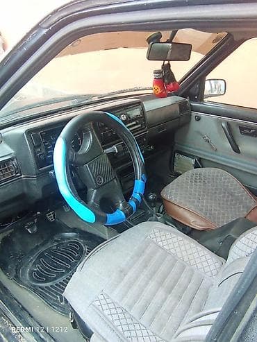Volkswagen Jetta: 1989 г., 1.8 л, Механика, Бензин, Седан — 4