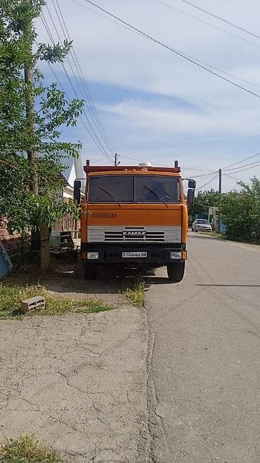 КАМАЗ самосвал, оранжевый, 6x4 Описание: - Полноразмерный самосвал