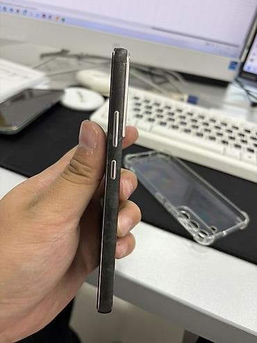 am 4: Samsung Galaxy S22, цвет - Серый — 6