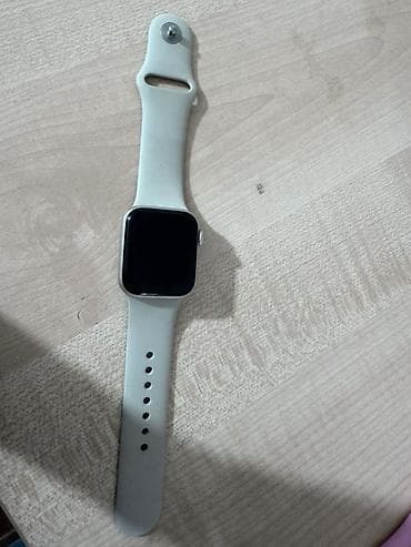 президентские часы: Продаю Apple Watch SE 40mm в алиминьевом цвете ремешок бежевый — 3