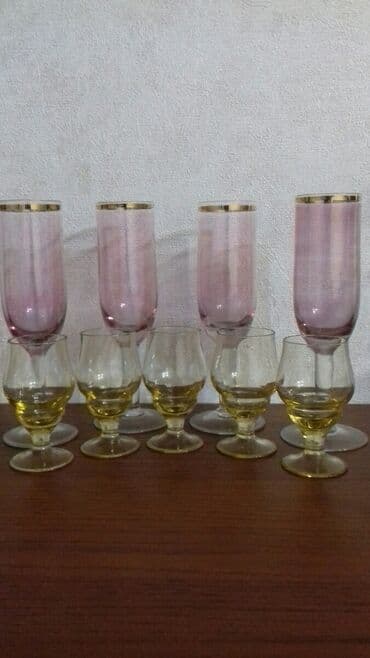 стеклянные кружки: Продаю фужеры для шампанского на тонкой прозрачной ножке и рюмки — 1