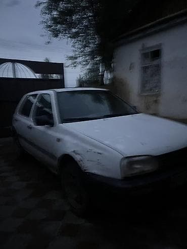 Унаа: Volkswagen Golf: 1996 г., 1.8 л, Кол менен иштөөчү, Бензин, Хетчбек — 2