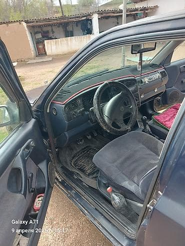 e class: Volkswagen Vento: 1992 г., 1.8 л, Ручные, Бензин, Седан — 4