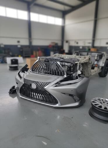 форанер тайота: Решетка радиатора Lexus 2022 г., Оригинал — 2