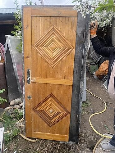 Металлические сейфовые двери: Бронированная дверь
Бронь дверь
Бронь 
200/90 — 1