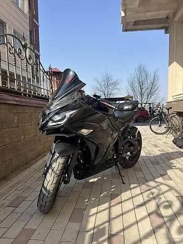 мотоцикл альфа купить: Спортивный мотоцикл в агрессивном обтекаемом обвесе, цвет — глянцевый — 1