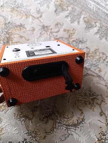 комбик гитарный: 🎸 Orange Crush Mini (как новый) + блок питания Продам мини гитарный — 4