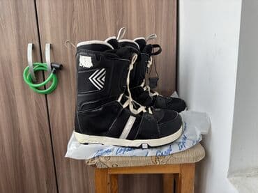 кожаные ботасы: Сноуборд ботинка сатылат Состояние жакшы айрылган тытылган жерлери — 2