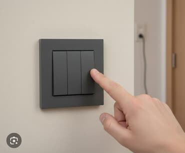 будильник часы: Клавишный выключатель с тремя клавишами, выполненный в тёмно-сером или — 1